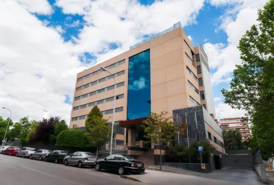 Hotel Las Provincias Отели рядом с достопримечательностью «Universidad Rey Juan Carlos»
