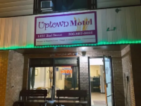 Uptown Motel Hoteles en Estevan