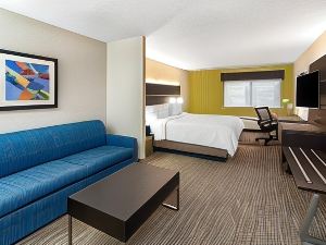 Holiday Inn Express & Suites Albuquerque-N. Balloon Fsta PK