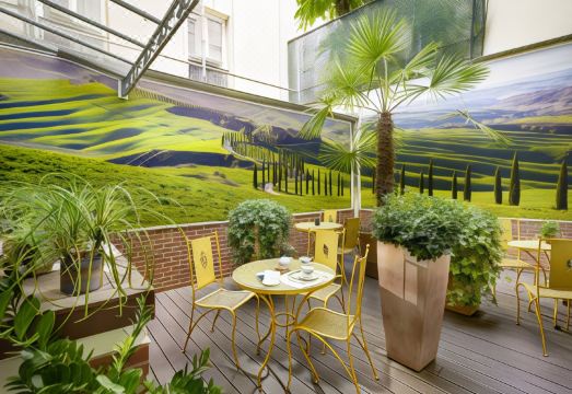 르 를레 몽마르트 외관 또는 로비