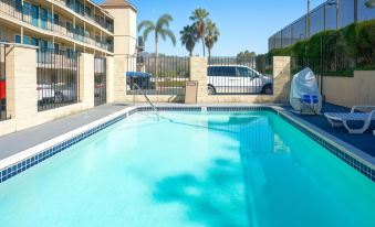 Howard Johnson by Wyndham San Diego Hotel Circle