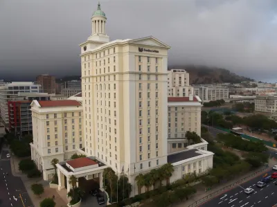 เซาเทิร์น ซัน เดอะ คัลลิแนน โรงแรมใน