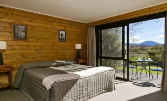 Tongariro Lodge