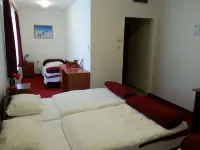 Hotel Mirni Kutak Hotels in Otočac