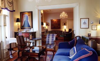 1842 Inn