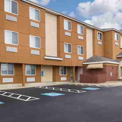 Sleep Inn & Suites Niantic Hotel Exterior