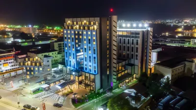 Krystal Palace Douala Hotel dekat Parcours Vita