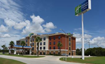 Holiday Inn Express & Suites Seguin