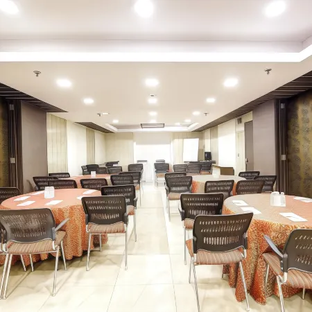 Hotel Good Times - Budget Friendly,Great Location,Value Stay Отели рядом с достопримечательностью «Рынок Карол Ба»