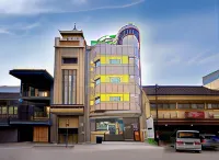 Whiz Hotel Falatehan Jakarta Hotel di Blok M