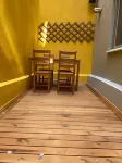Kinzi House