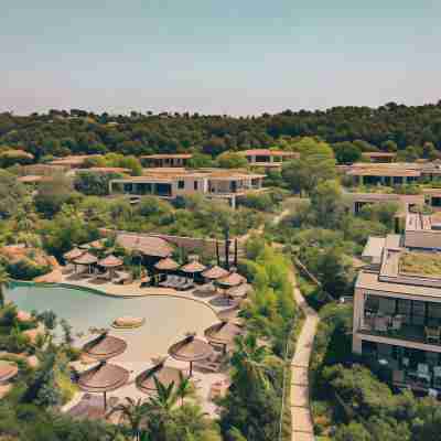 Domaine du Mas de Pierre Hôtel Resort & Spa Relais & Châteaux Hotel Exterior