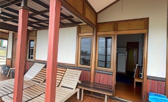 Derawan Beach Cafe and Cottage
