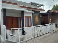 Sekar Homestay Near Obelix Village Hotel di Kecamatan Sleman