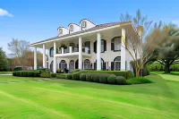 The Plantation House Boutique Inn Hotels in Hutto