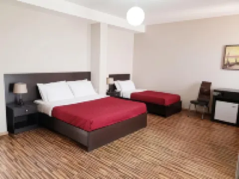 Hotel Enkelana ポグラデツのホテル