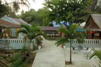 Hoi An Blue Seaside Homestay Hotels in Điện Bàn