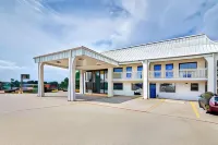 Motel 6 Lindale, TX Hotels near Pickers Pavilion