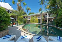 Bay Village Tropical Retreat & Apartments - Private Pools