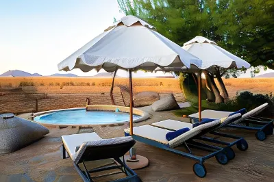 Last Word Madikwe Hotels near Abjaterskop Gate (quickest route via Zeerust)