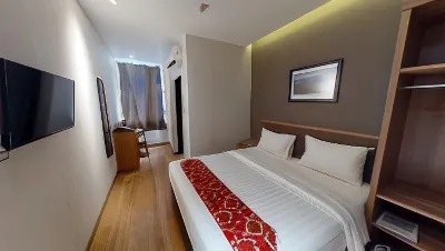 Grand Caman Hotel Hotel di Pondokgede