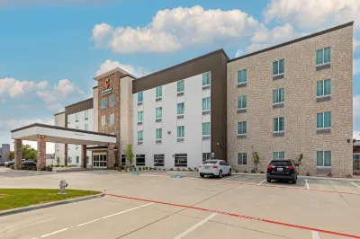 Comfort Inn & Suites Euless DFW West Hotels in Bedford