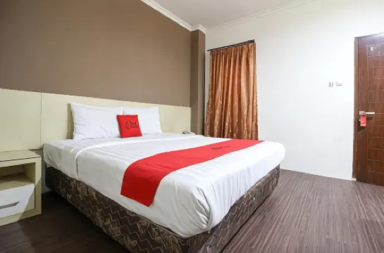 RedDoorz Near Stadion Manahan Solo