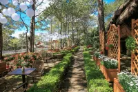 TTC Dreamy Hill Resort (Unlimited Access to TTC World - Thung Lung Tinh Yeu) Hotels near Golden Valley