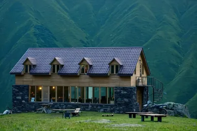 Fifth Season Отели в г. 