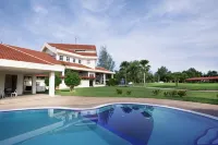 Kuala Terengganu Golf Resort by Ancasa Hotels & Resorts - Parkplatz
