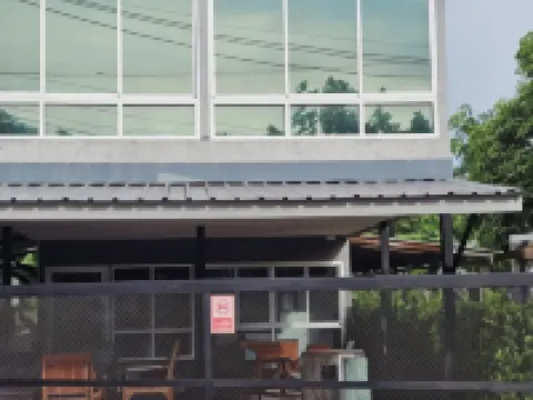 The Bird Nest Homestay& Coffee Shop Hotels in Phra Pradaeng