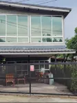 The Bird Nest Homestay& Coffee Shop Hotel di Phra Pradaeng