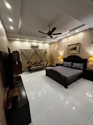Gold Crest Air Reside Apartments - Condos