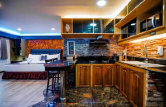 كلوك وورك أورانج لاكشري سويتس