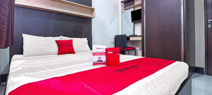 RedDoorz Plus Near Isola Upi Ξενοδοχεία στην πόλη Sukasari