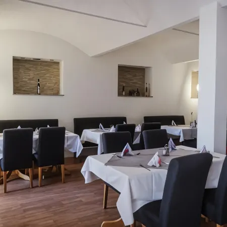 Hotel Erlenbacher Hof Отели рядом с достопримечательностью «Харнхайм»