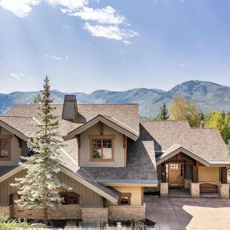 Beautiful, Comfortable, Well Appointed House; Amazing Views, Excellent Location