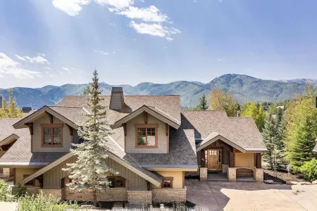 Beautiful, Comfortable, Well Appointed House; Amazing Views, Excellent Location