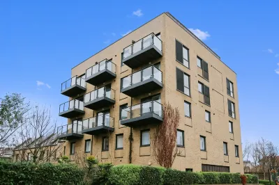 Hybrid Resi - Greenwich Hotels in Greenwich