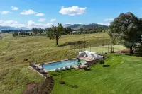Stay in Mudgee the Grove, the Church, and Premium Private Homestead