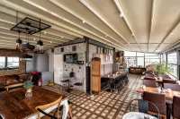 BGuest Hotel & Residence - B&B