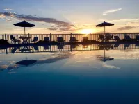 Coral Sands Inn - Beach