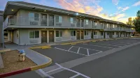 Motel 6 Victorville, CA - Apple Valley - parking