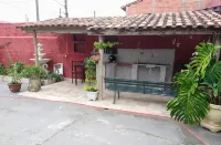 Hostel Canto da Praia São Sebastião - próximo ao Enrocamento Caraguatatuba Hotels in 