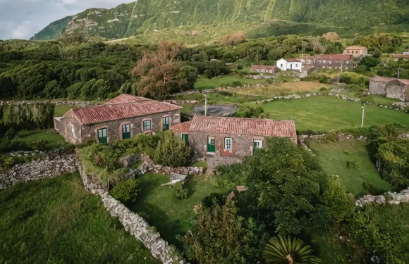 誇達阿德伊亞酒店