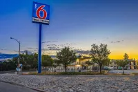 Motel 6 Red Bluff, CA