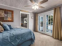 NEW LISTING! Cozy Lakefront Home with fantastic views, close to Bagnell Dam