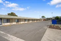 Comfort Inn Devonport - parking
