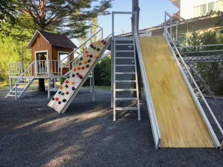 Nata Ville Saraburi Отели рядом с достопримечательностью «Wat Rong Saeng»