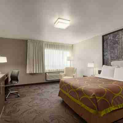 Super 8 by Wyndham Eureka Rooms